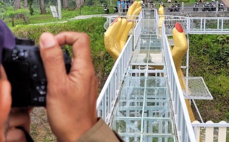 The Geong: Standar Keamanan Jembatan Kaca Limpakuwus Banyumas Diperiksa Tuntas