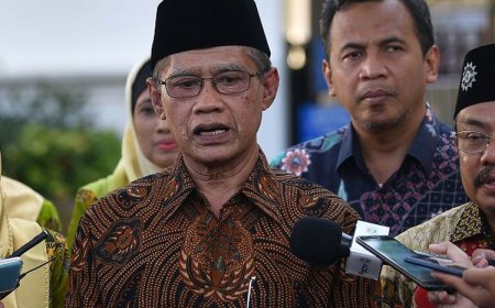 Ketum Muhammadiyah Haedar Nashir Menyindir Oligarki Koalisi di Depan Ganjar dan Mahfud, Mendorong Transparansi dalam Proses Penyusunan UU