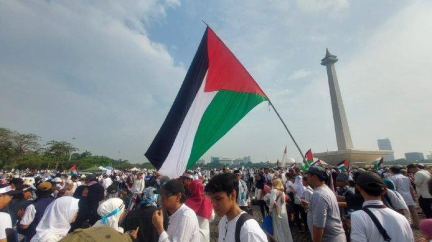 Peserta Aksi Damai Bela Palestina di Monas Tampilkan Solidaritas dan Kesadaran Lingkungan