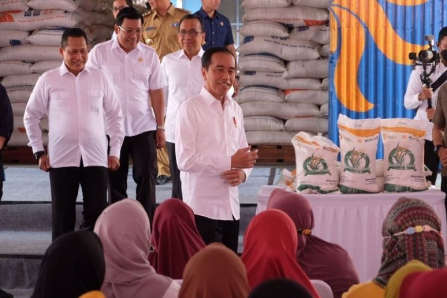 Jokowi Guyur 22 Juta Rakyat Miskin 60 kg Beras Gratis Sampai Juni 2024