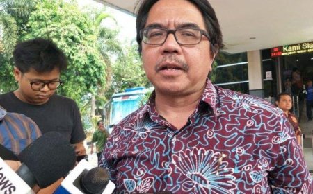 Ade Armando Kritik Ironi Aksi BEM UI dan UGM yang Protes Politik Dinasti di DIY