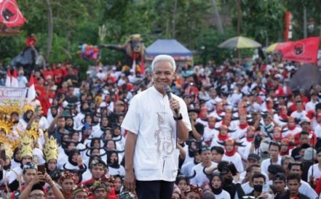 Ganjar Pranowo Resmikan Program Ambisius '1 Keluarga Miskin 1 Sarjana'