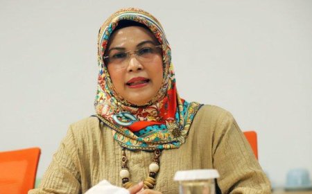 Siti Nur Azizah Mundur dari Jabatan Warek IV Unesa: Alasan Pribadi dan Dukungan Politik yang Meninggalkan Jejak