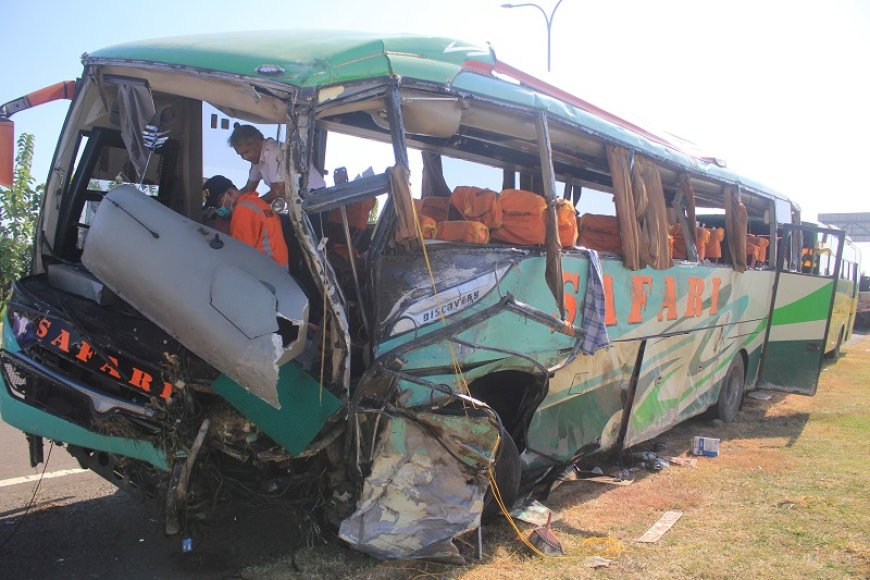 Tragedi Kecelakaan Bus di Tol Cipali: Tujuh Meninggal Dunia, Kronologi Belum Terungkap