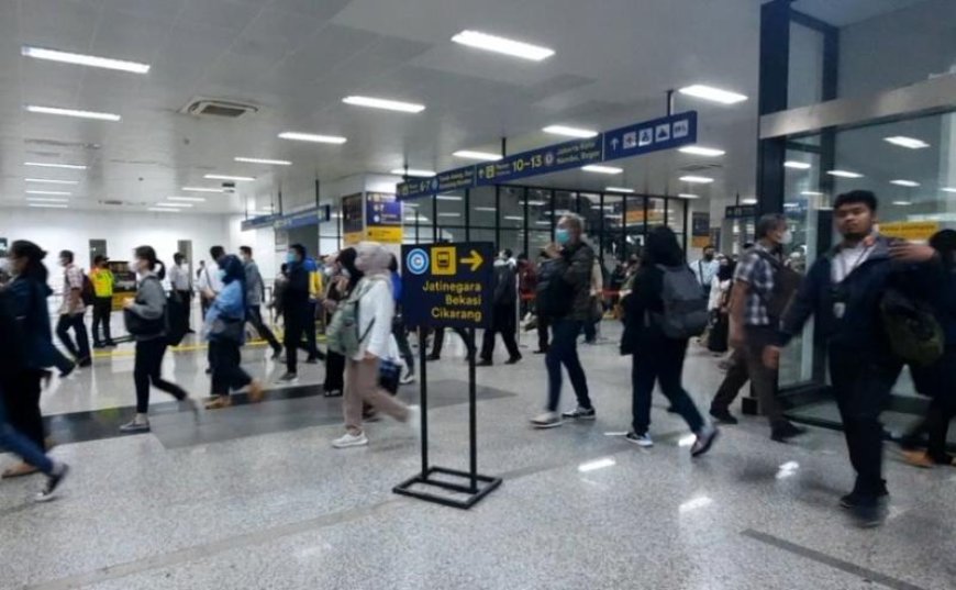 Perubahan Jalur Peron di Stasiun Manggarai Jakarta Akan Berlaku Selamanya