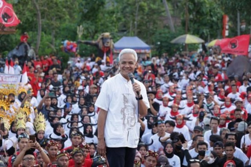 Ganjar Pranowo Resmikan Program Ambisius '1 Keluarga Miskin 1 Sarjana' 