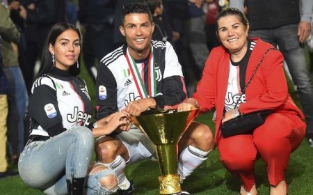 Cristiano Ronaldo Berikan Kado Kilat untuk Ibu Tercinta: Porsche Mewah dan Jam Rolex di Pesta Ulang Tahun
