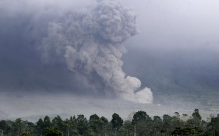 Gunung Semeru Erupsi: Ancaman Abu Setinggi 2.000 Meter, Wilayah Sekitar Dikepung Bahaya