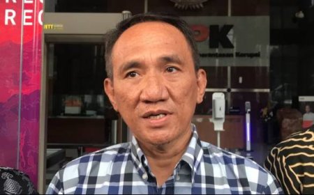 Andi Arief Demokrat Sindir Anies & Ganjar: Sedih Alumni UGM Lemah