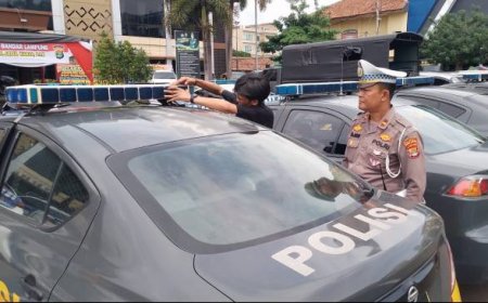 Kapolri Respon Kritikan dengan Tutup Kaca Film, Masyarakat Sambut Positif