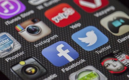 Strategi Media Sosial Pasangan Prabowo-Gibran: Keberhasilan di TikTok, Tantangan di Twitter