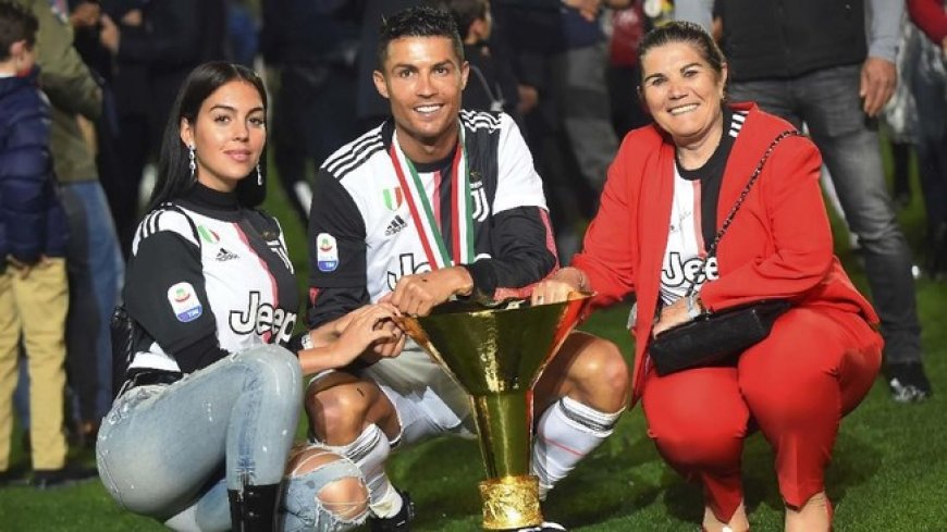 Cristiano Ronaldo Berikan Kado Kilat untuk Ibu Tercinta: Porsche Mewah dan Jam Rolex di Pesta Ulang Tahun