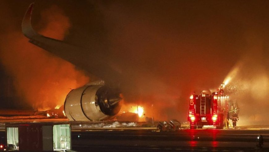 Pesawat Japan Airlines Menabrak dan Terbakar di Bandara Haneda, 5 Tewas