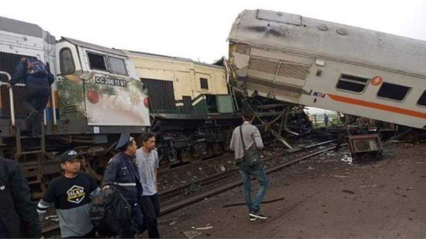 Kecelakaan Tragis Kereta Api di Cicalengka: Tiga Tewas, Dua Kereta Karam, dan 28 Luka-Luka