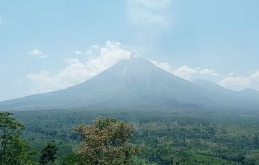 Gunung Semeru Erupsi: Kolom Abu Setinggi 2.000 Meter Ancam Wilayah Sekitar