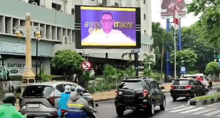 Videotron Anies Baswedan Berseliweran di Surabaya Setelah Diturunkan di Jakarta-Bekasi