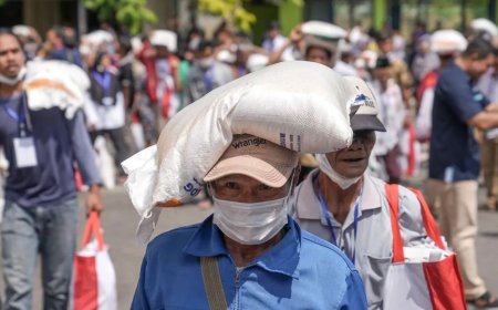 Pemilu 2024 Jadi Pemicu Penghentian Bansos Beras 10 Kg Sementara, Jokowi Buka Peluang Perpanjangan