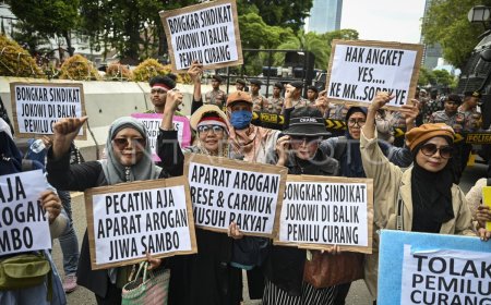Aksi Massa di DPR: Desakan Penyelamat Demokrasi Indonesia Hadapi Kecurangan Pemilu