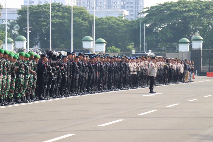 3.929 Aparat Gabungan Jaga Demo di Depan DPR Hari Ini