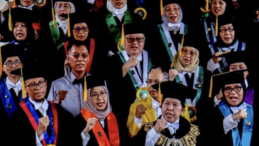 Guru Besar UI Kritik Jokowi Terkait Politik Bansos dan Intimidasi