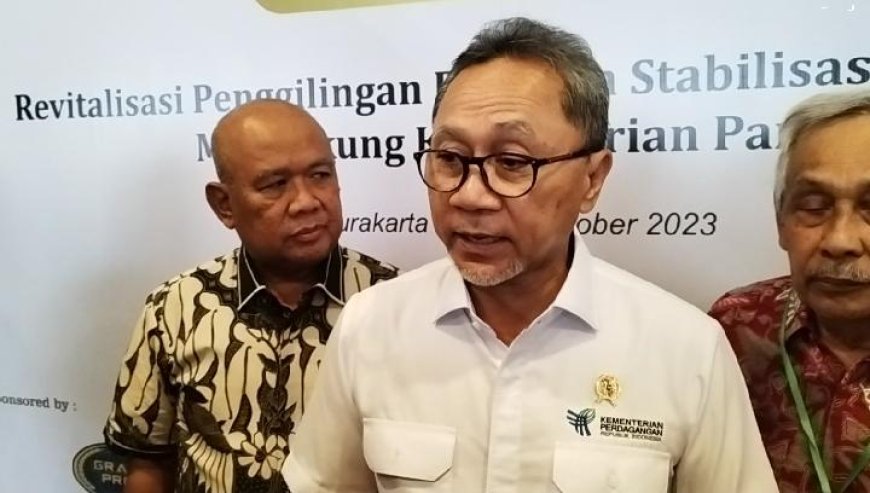 Zulhas Tunda Sebagian Aturan Batas Impor Barang Penumpang Pesawat